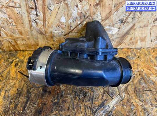 купить Патрубок интеркулера на Volvo V60 (2018-2024)