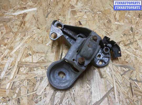 Кронштейн ДВС (лапа) на Audi A4 (8E/8H, B6)