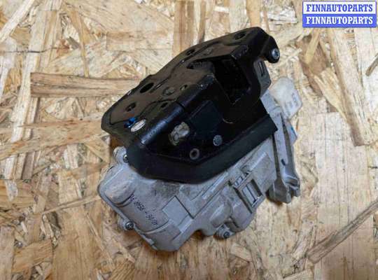Замок боковой двери на Audi A6 (C6)