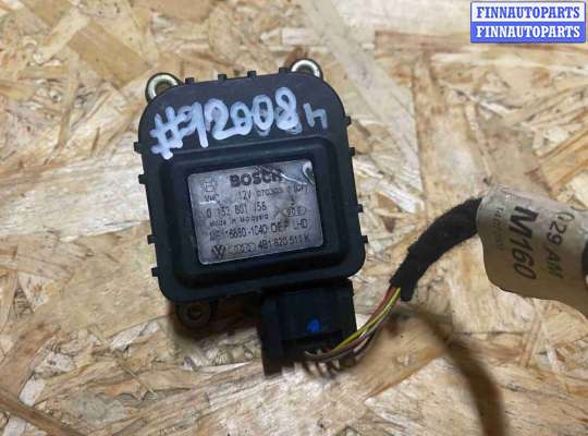 Моторчик заслонки печки AU1142291 на Audi A6 Allroad Quattro C5 (2000—2006)