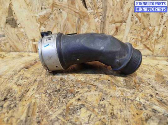 Патрубок интеркулера VL427693 на Volvo XC60 2017-2024