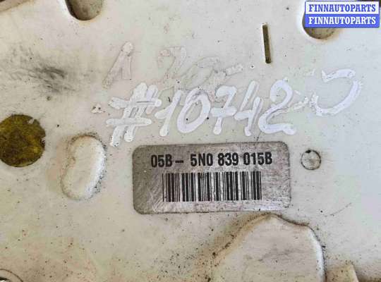 Замок боковой двери на Volkswagen Passat B7 (36)