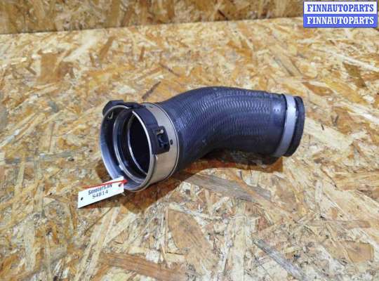 купить Патрубок интеркулера на Volvo XC60 2017-2024