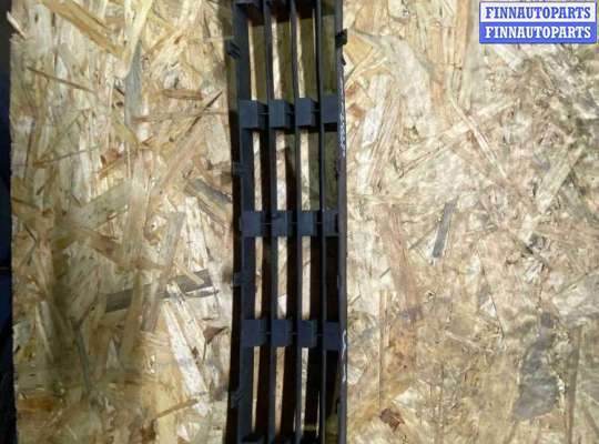 Решетка (заглушка) бампера на Audi A4 (8D, B5)