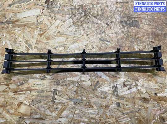 купить Заглушка (решетка) в бампер передний на SKODA Octavia I рестайлинг (2000—2011)