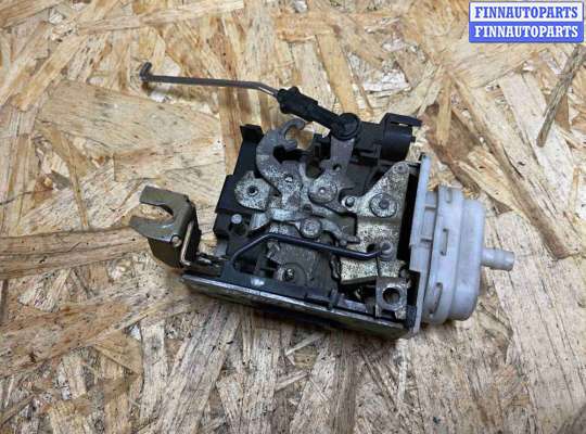 купить Замок двери передней правой на Audi A8 D2 рестайлинг (1999—2002)