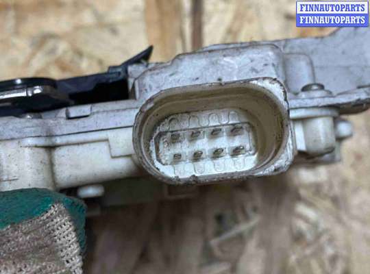 купить Замок двери задней левой на Audi A4 B7 (2004—2009)