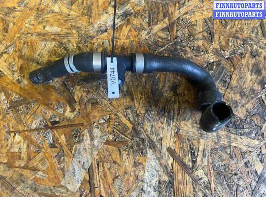 купить Патрубок радиатора на Volvo V60 (2018-2024)