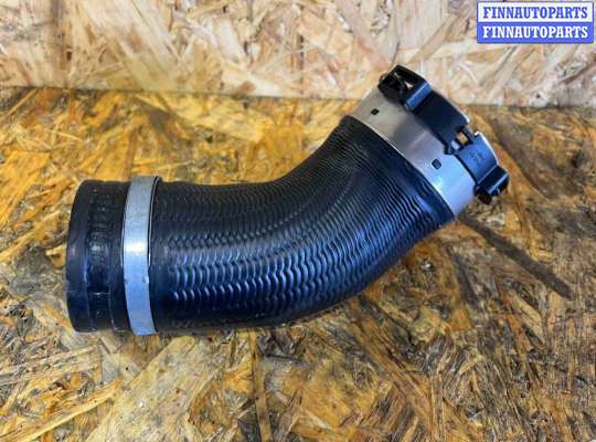 купить Патрубок интеркулера на Volvo V60 (2018-2024)