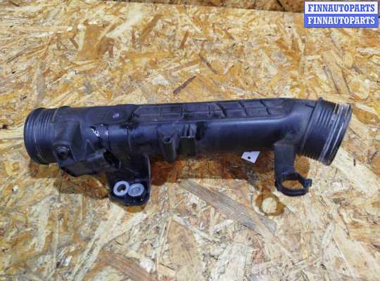 купить Патрубок интеркулера на Volvo XC60 2017-2024