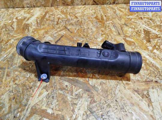 купить Патрубок интеркулера на Volvo XC60 2017-2024