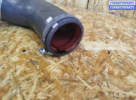 купить Патрубок интеркулера на Volvo V60 (2018-2024)