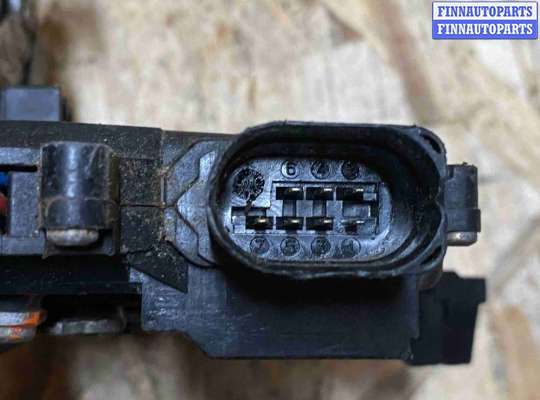 купить Замок двери задней правой на Audi A4 B6 (2000—2006)