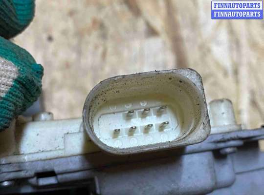 купить Замок двери задней правой на Volkswagen Tiguan I (2007—2011)