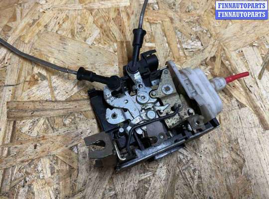 купить Замок двери передней правой на Audi A8 D2 (1994—1999)