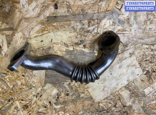 Патрубок (трубка, шланг) на Volkswagen Caddy III (2K)