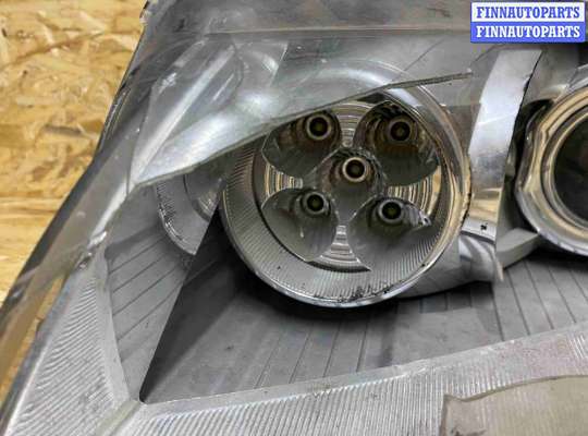 Фара передняя на Audi A8 (D3, 4E)