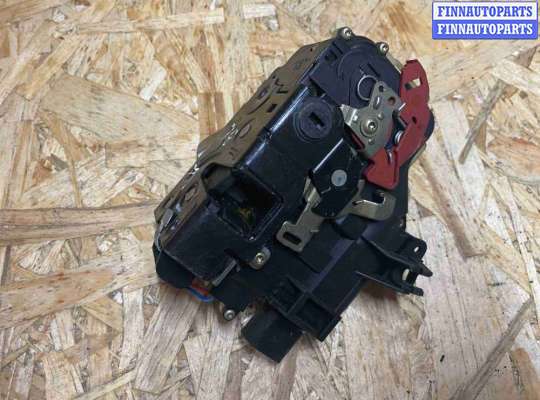 Замок боковой двери на Audi A4 (8E/8H, B6)