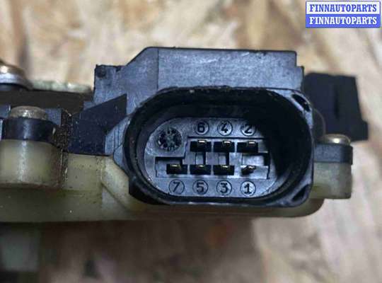 Замок боковой двери на Audi A4 (8E/8H, B6)