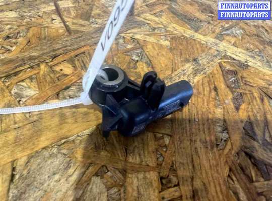 купить Датчик удара на Volvo V60 (2018-2024)