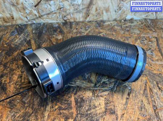 купить Патрубок интеркулера на Volvo V60 (2018-2024)