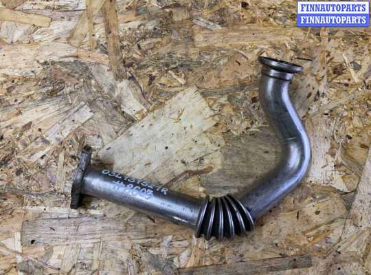 Патрубок (трубка, шланг) на Volkswagen Passat B7 (36)