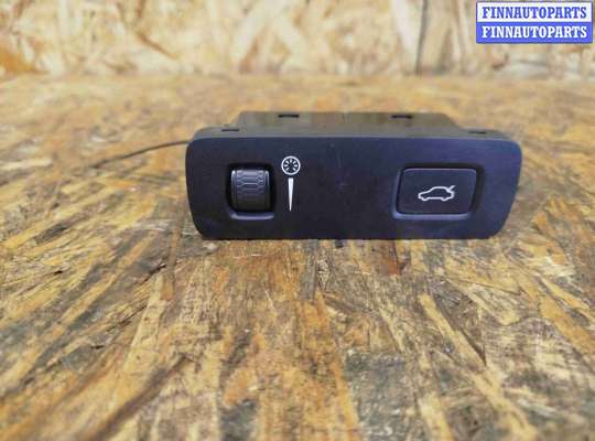 купить Кнопка открытия багажника на Volvo V60 (2018-2024)