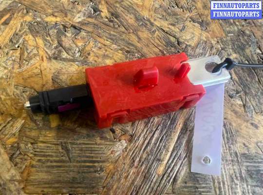 купить Антенна на Volvo V60 (2018-2024)