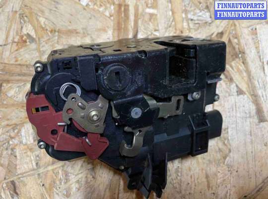 Замок боковой двери на Audi A4 (8E/8H, B6)