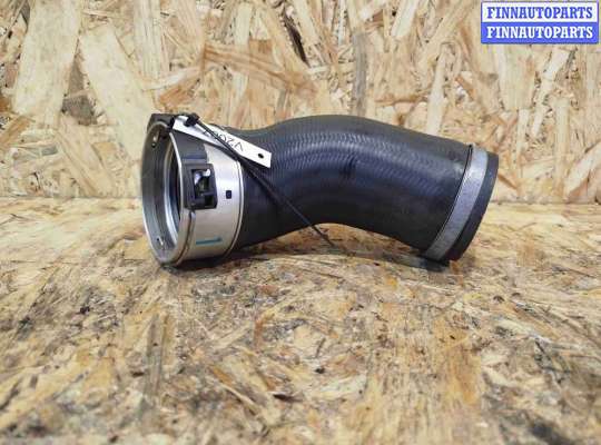 Патрубок интеркулера VL427690 на Volvo XC60 2017-2024