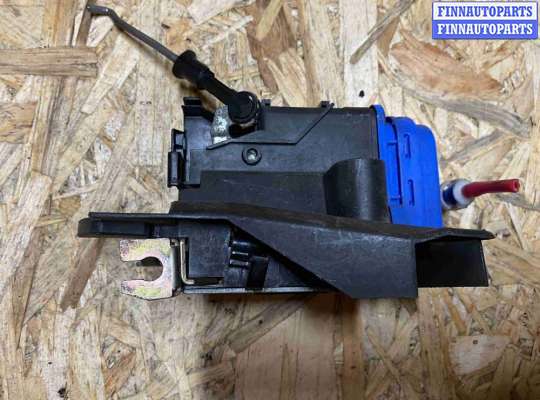 Замок боковой двери на Audi A8 (D2, 4D)