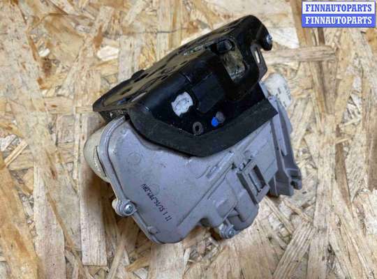 Замок боковой двери на Audi A6 (C6)