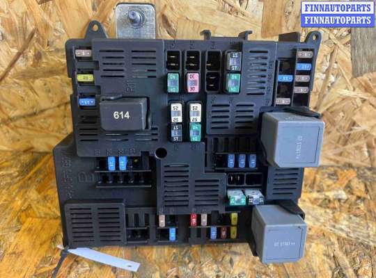 купить Блок предохранителей на Volvo V60 (2018-2024)