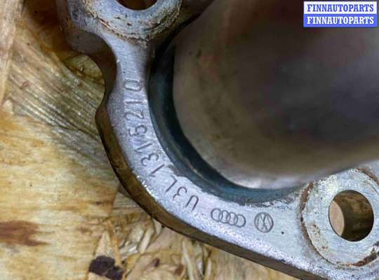 Патрубок (трубка, шланг) на Volkswagen Golf VI (5K)