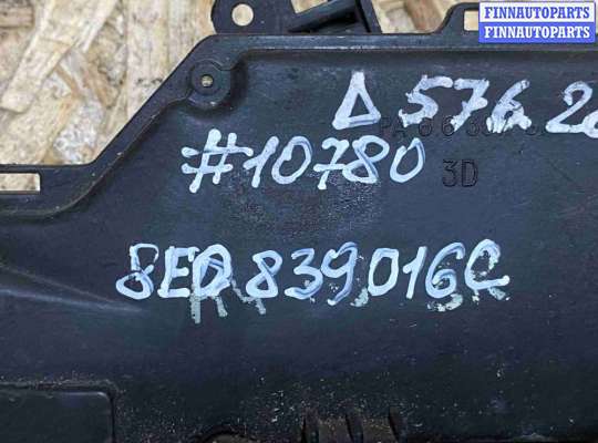 Замок боковой двери на Audi A4 (8E/8H, B6)