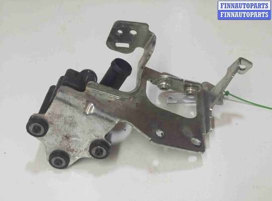 купить Насос антифриза дополнительный на Volvo XC60 2017-2024