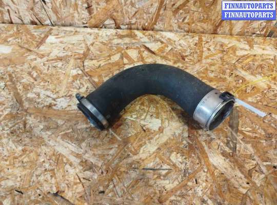 купить Патрубок интеркулера на Volvo V60 (2018-2024)