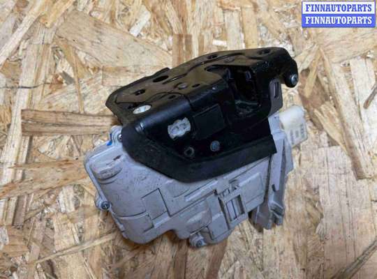 Замок боковой двери на Audi A6 (C6)