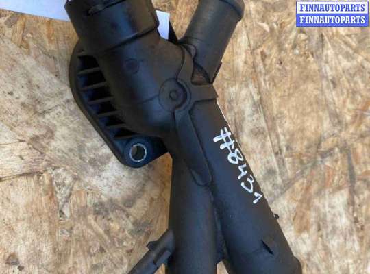 купить Фланец (тройник) системы охлаждения на Volkswagen Caddy III рестайлинг (2010—2015)