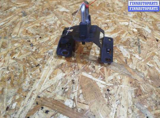 купить Крюк капота на Volvo XC60 2017-2024